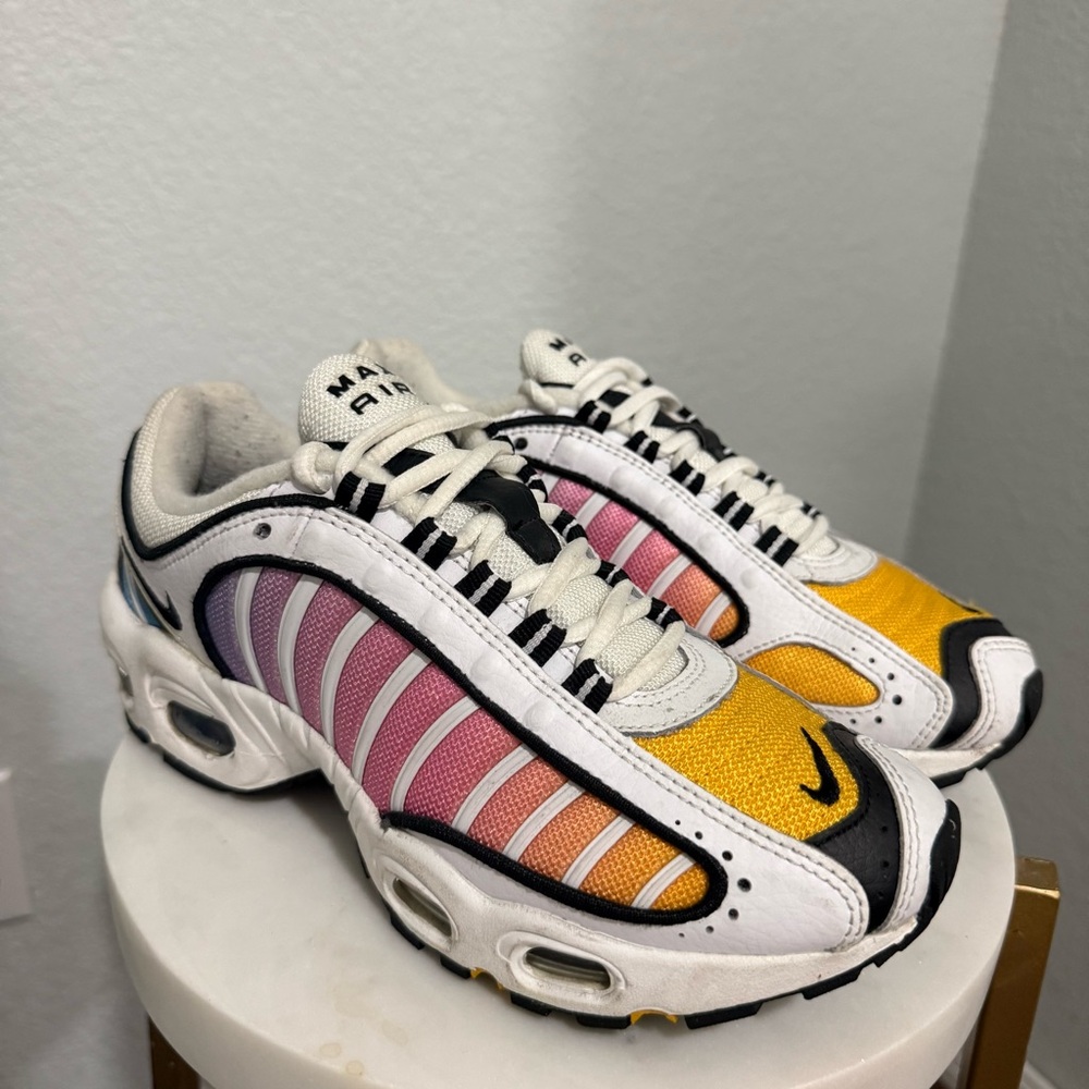 Nike Air Max Tailwind 4 Women’s Sneakers – Size 6.5 (White)